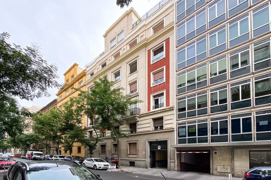 Calle Zurbano, 80, Madrid, Madrid for rent - Primary Photo - Image 1 of 2