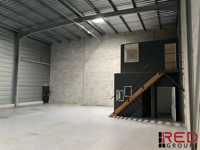 Industrial in Signes to rent - Interior Photo - Image 3 of 7