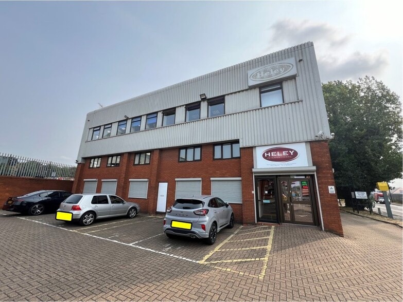 712 London Rd, Grays to rent - Building Photo - Image 1 of 1