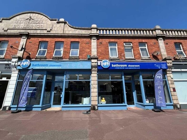 portfolio of 2 retail properties portfolio of 2 properties for sale on LoopNet.co.uk - Primary Photo - Image 1 of 1