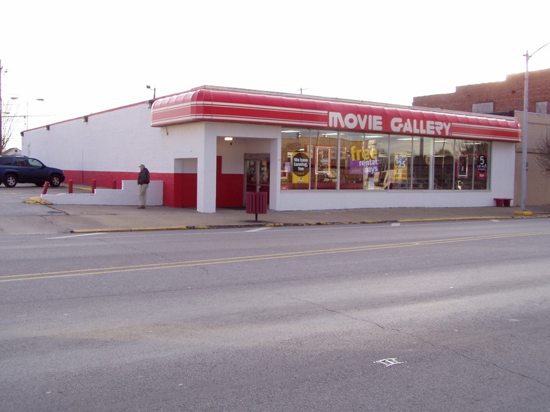 216 W Main St, West Frankfort, IL for sale - Primary Photo - Image 1 of 1