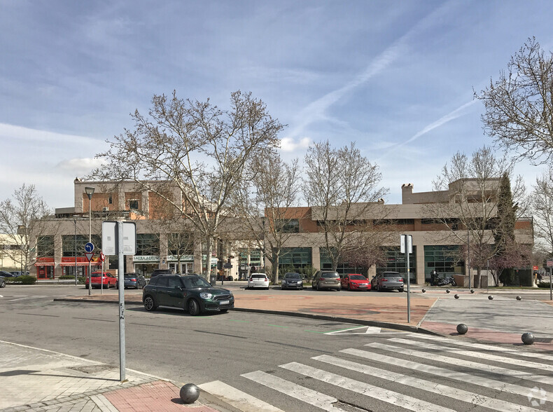 Calle Atenas, 2, Pozuelo De Alarcón, Madrid for rent - Building Photo - Image 3 of 3