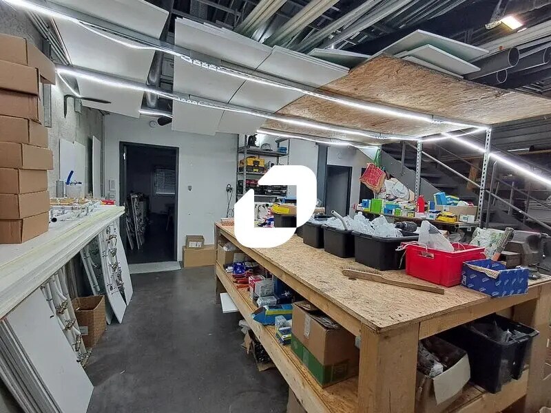 Light Industrial in Cenon to rent Interior Photo- Image 1 of 10