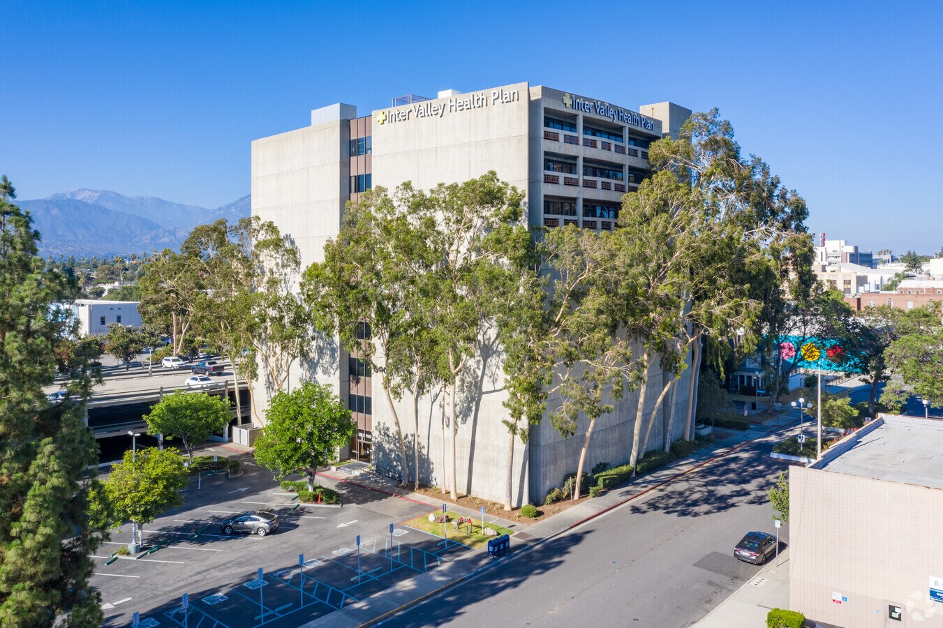 300 S Park Ave, Pomona 91766 High Image Pomona Office Tower