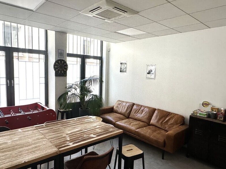 Office in Lyon to rent - Building Photo - Image 3 of 6