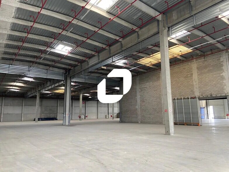 Industrial in Strasbourg to rent - Interior Photo - Image 3 of 9