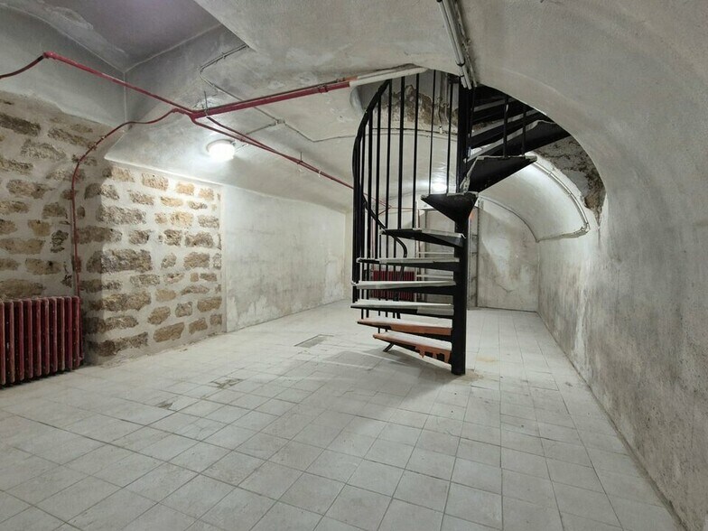 Build-to-Rent in Paris for sale - Interior Photo - Image 3 of 7