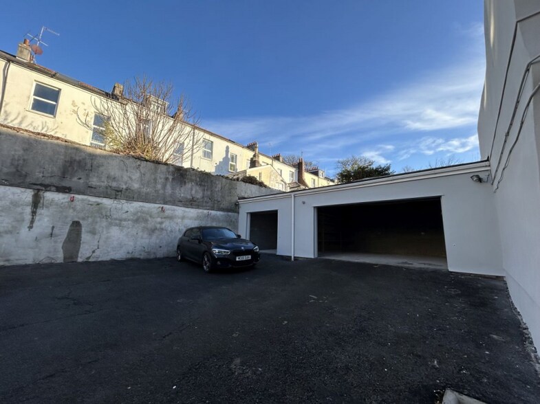 5 Beaumont Rd, Plymouth to rent - Building Photo - Image 3 of 3