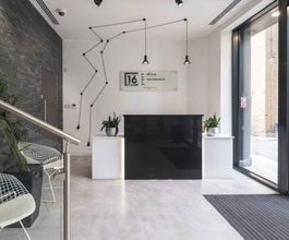 16 St Clare St, London to rent Interior Photo- Image 2 of 5