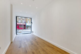 100-102 Wandsworth Bridge Rd, London for sale Interior Photo- Image 1 of 2