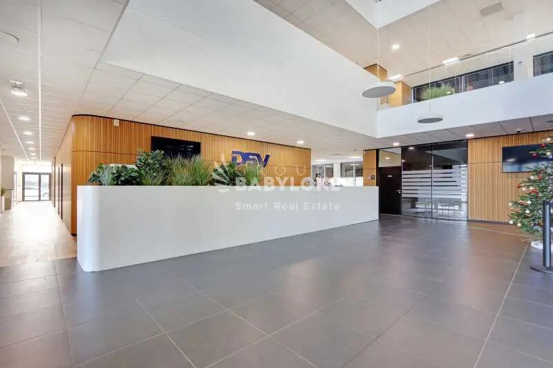 Office in Gennevilliers to rent - Building Photo - Image 2 of 25