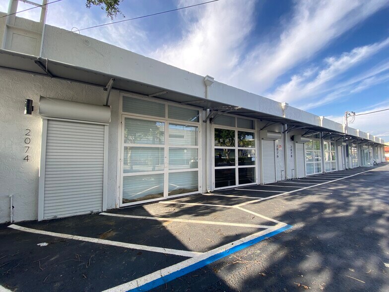 2074-2090 NW 21st St, Miami, FL for rent - Building Photo - Image 1 of 5