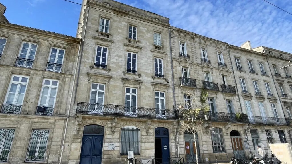 Location Bureaux 160 m² - Photo 1