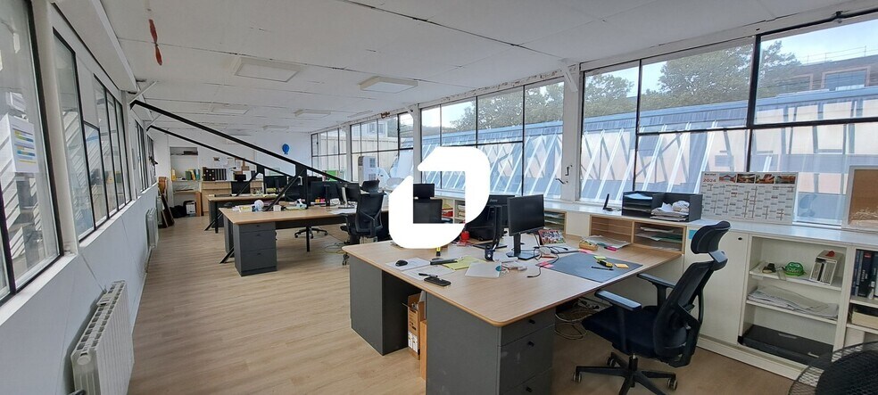 Light Industrial in Pantin to rent - Interior Photo - Image 3 of 7