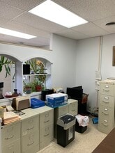 624-640 W Algonquin Rd, Des Plaines, IL to rent Building Photo- Image 2 of 4