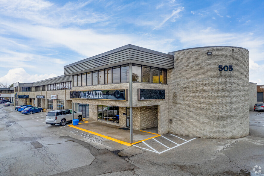 505 Queensway E, Mississauga, ON for rent - Building Photo - Image 1 of 5