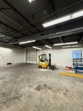 50 Minnesota Ave, Warwick, RI to rent Interior Photo- Image 2 of 10