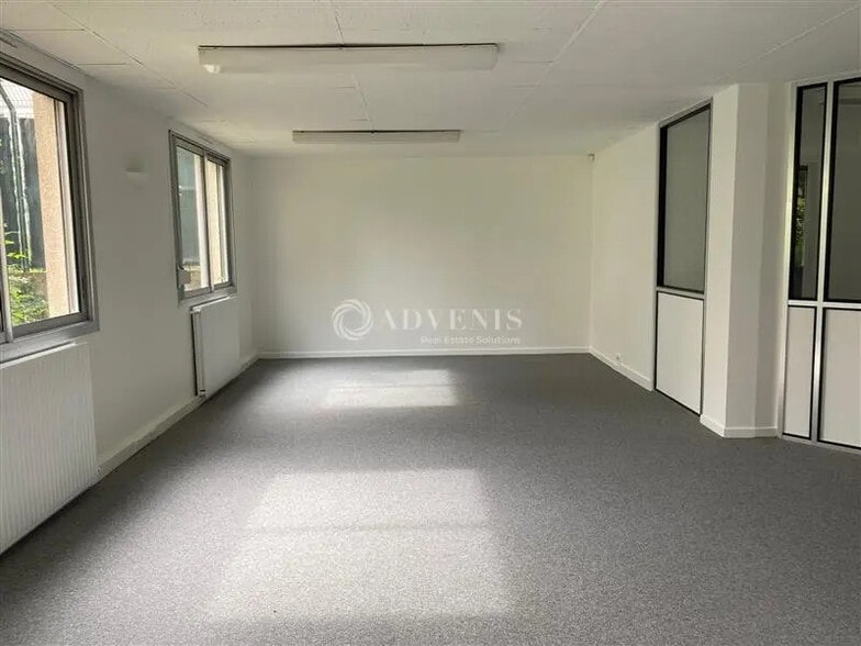 Build-to-Rent in Lyon for sale - Building Photo - Image 3 of 7