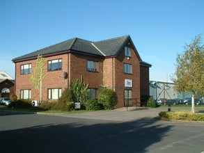 York & Howden Investment Opportunity portfolio of 3 properties for sale on LoopNet.co.uk Primary Photo- Image 1 of 4