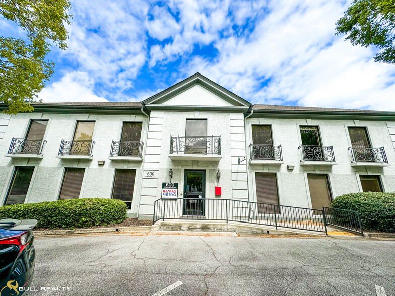 600 Virginia Ave NE, Atlanta, GA for rent - Building Photo - Image 2 of 11