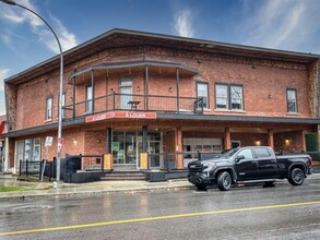 41 Rue Blainville O, Sainte-therese, QC for sale Primary Photo- Image 1 of 1