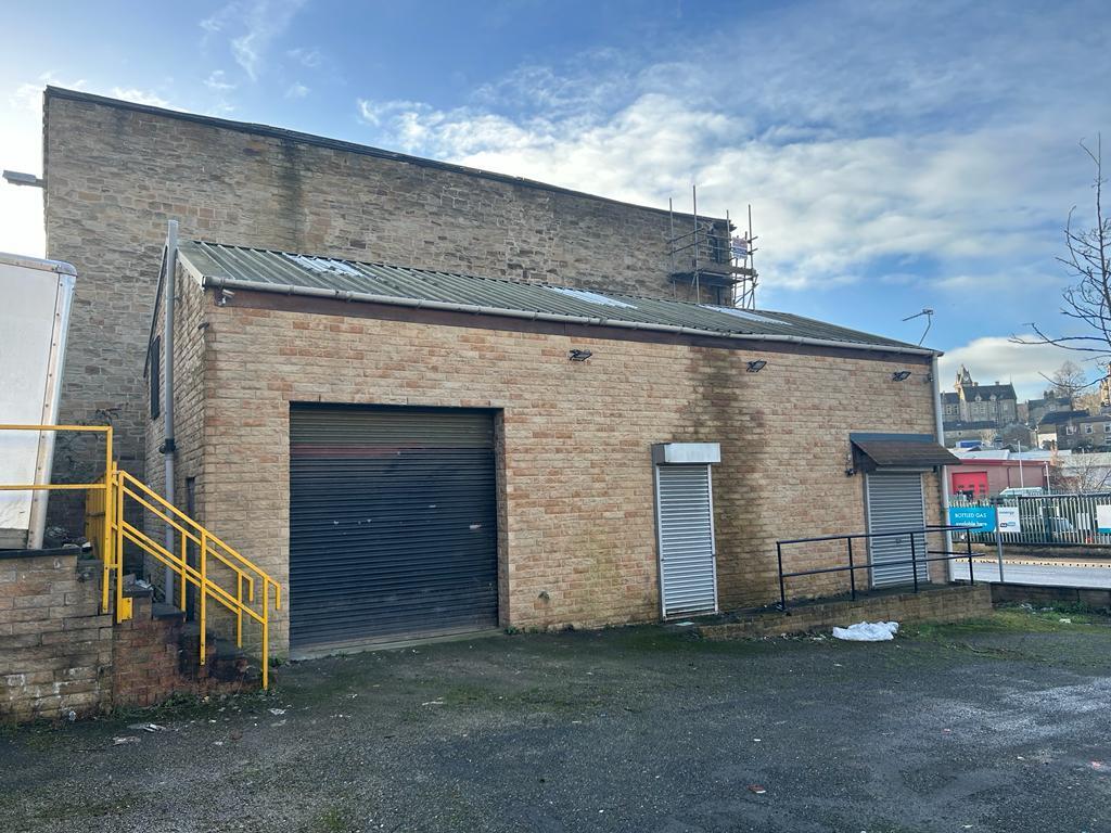 118 Bradford Rd, Dewsbury for sale Building Photo- Image 1 of 1