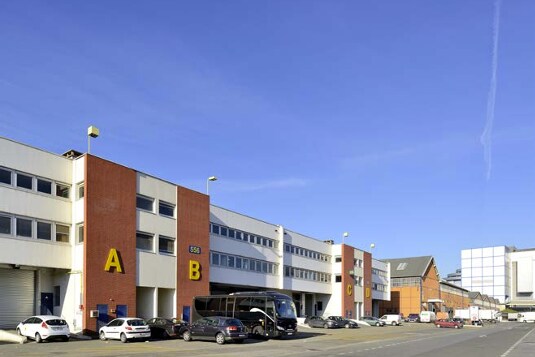 Light Industrial in Saint-Ouen-sur-Seine to rent - Primary Photo - Image 2 of 6