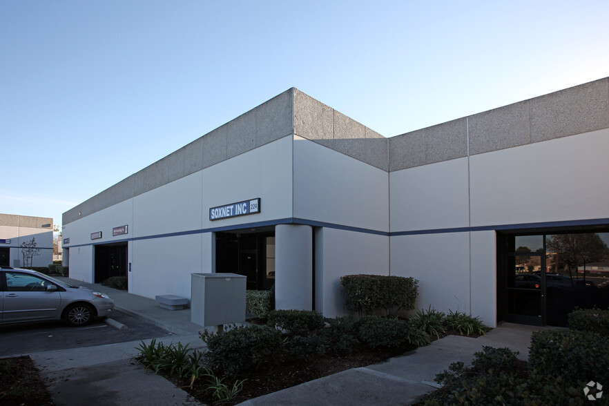 214-228 S 5th Ave, City Of Industry, CA for rent - Building Photo - Image 3 of 9