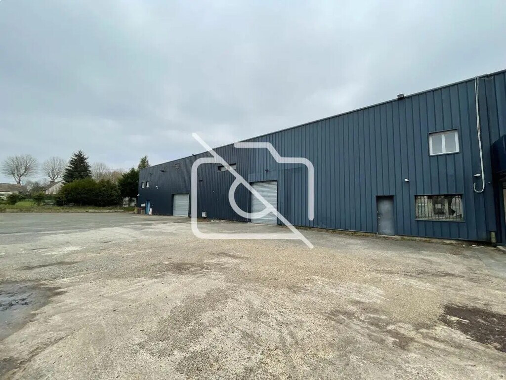 Location Entrepôt 1 000 m² - Photo 1
