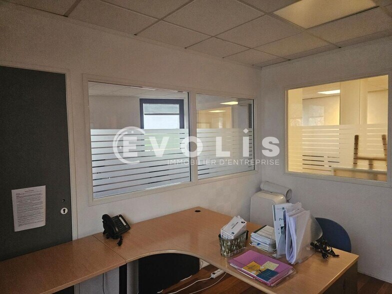 Office in Les Ulis to rent - Interior Photo - Image 3 of 16