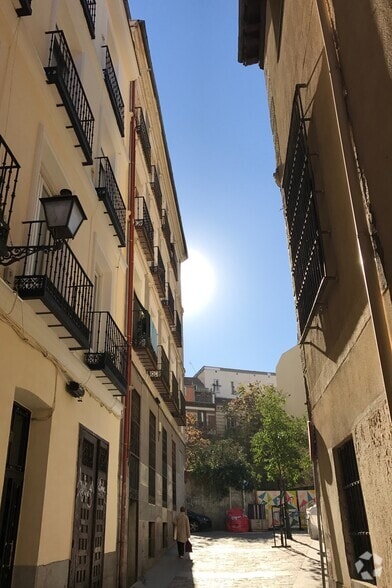 Calle del Almendro, 4, Madrid, Madrid to rent - Building Photo - Image 3 of 3
