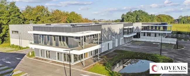 Location Entrepôt 888 m² à 3 017 m²