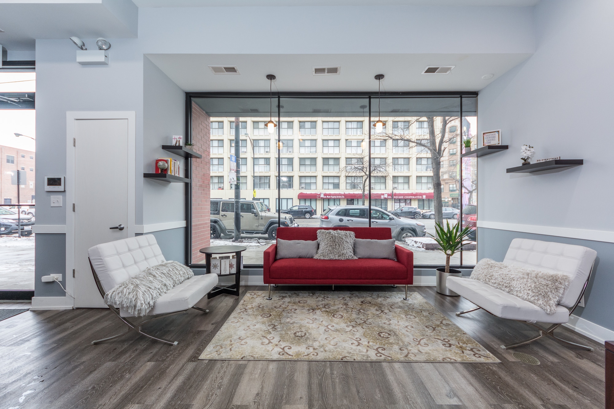 1510 W Division St, Chicago, IL to rent Interior Photo- Image 1 of 10