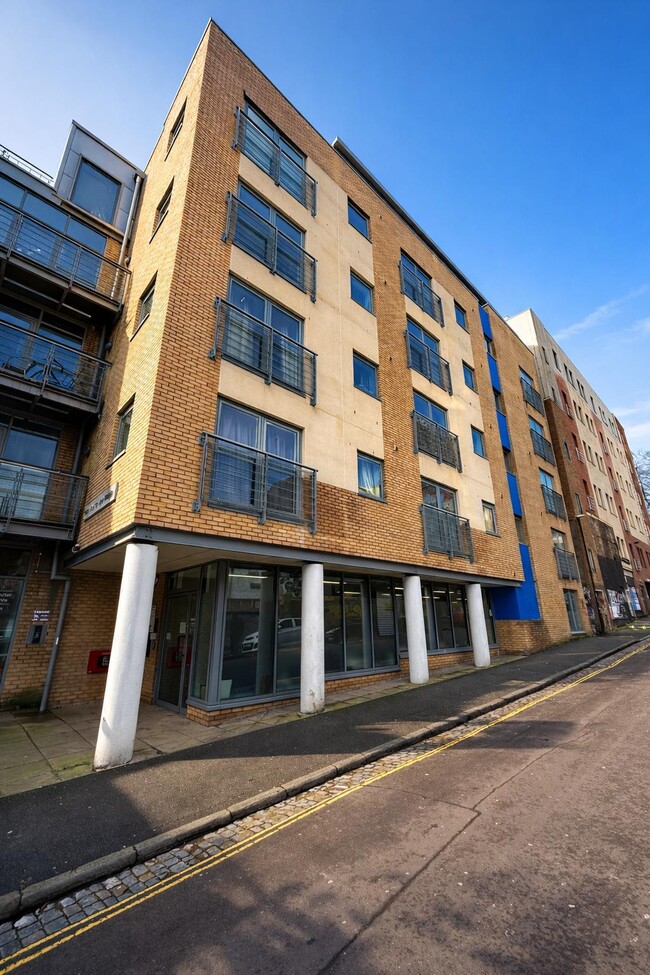 More details for 13-23 King Square Ave, Bristol - Retail for Sale