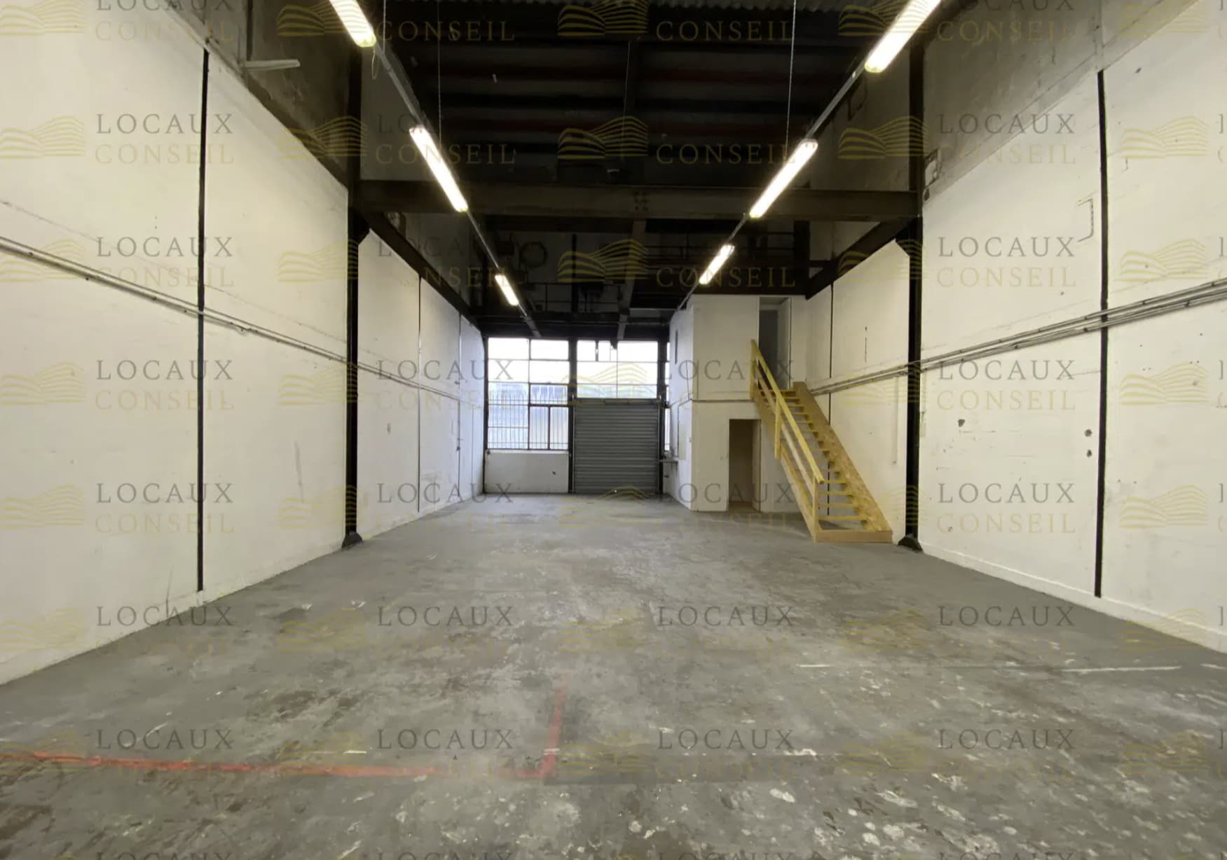 Light Industrial in Bezons to rent Interior Photo- Image 1 of 3