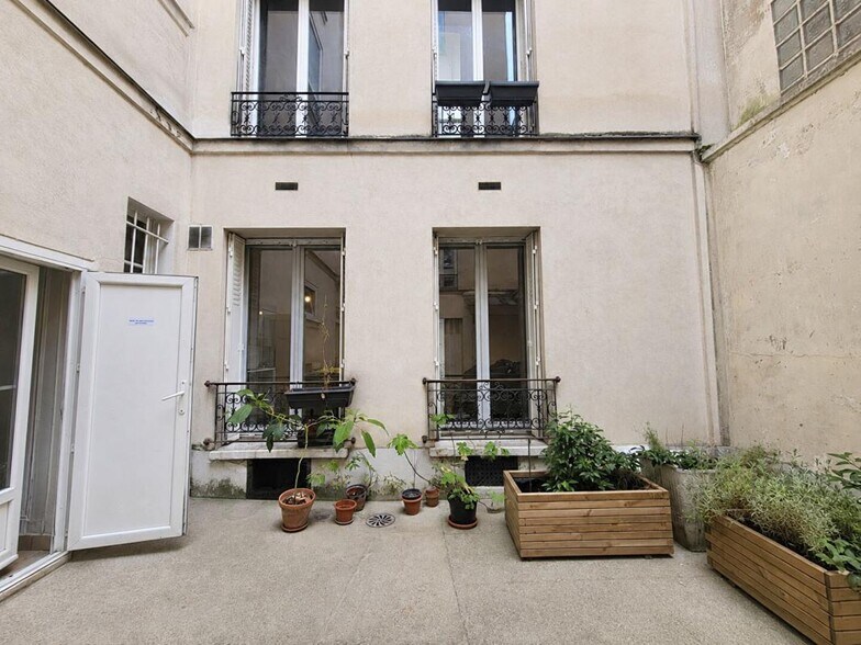 Office in Paris for sale - Building Photo - Image 3 of 5