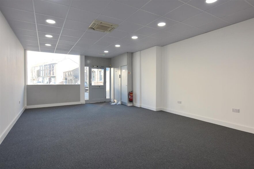 74 Market St, Dalton In Furness for sale - Interior Photo - Image 2 of 5