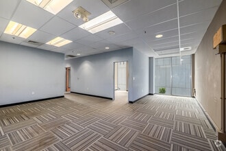 210 E Trade St, Charlotte, NC to rent Interior Photo- Image 2 of 7