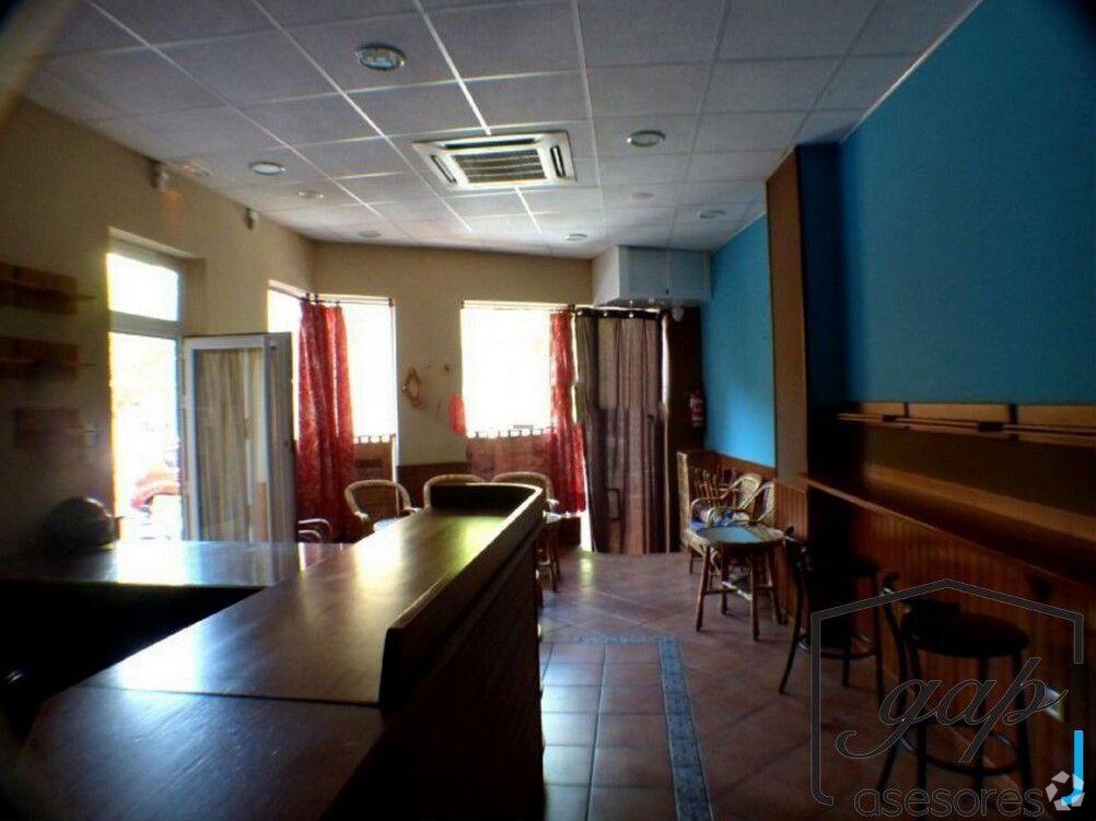 Retail in Cuenca, Cuenca to rent Interior Photo- Image 1 of 2