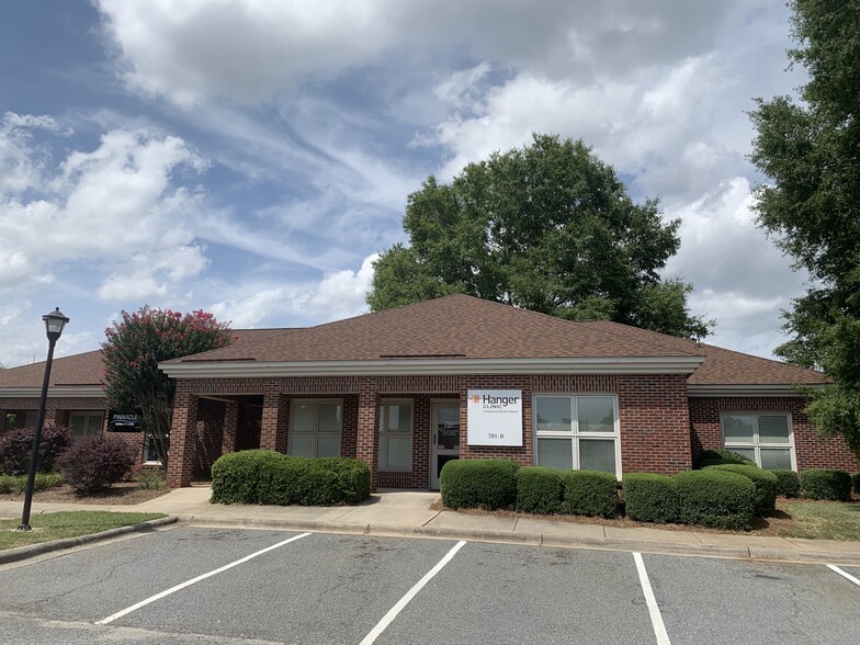 701 E Roosevelt Blvd, Monroe, NC for sale - Building Photo - Image 1 of 11