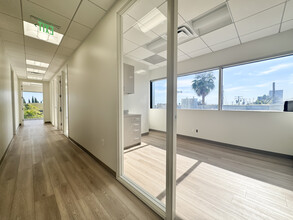 2730 Wilshire Blvd, Santa Monica, CA for rent Interior Photo- Image 2 of 5