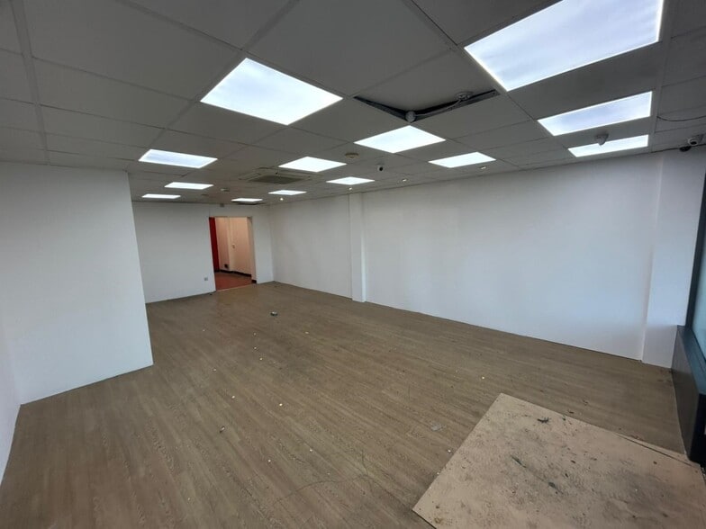 127 Middleton Blvd, Nottingham for sale - Building Photo - Image 1 of 1