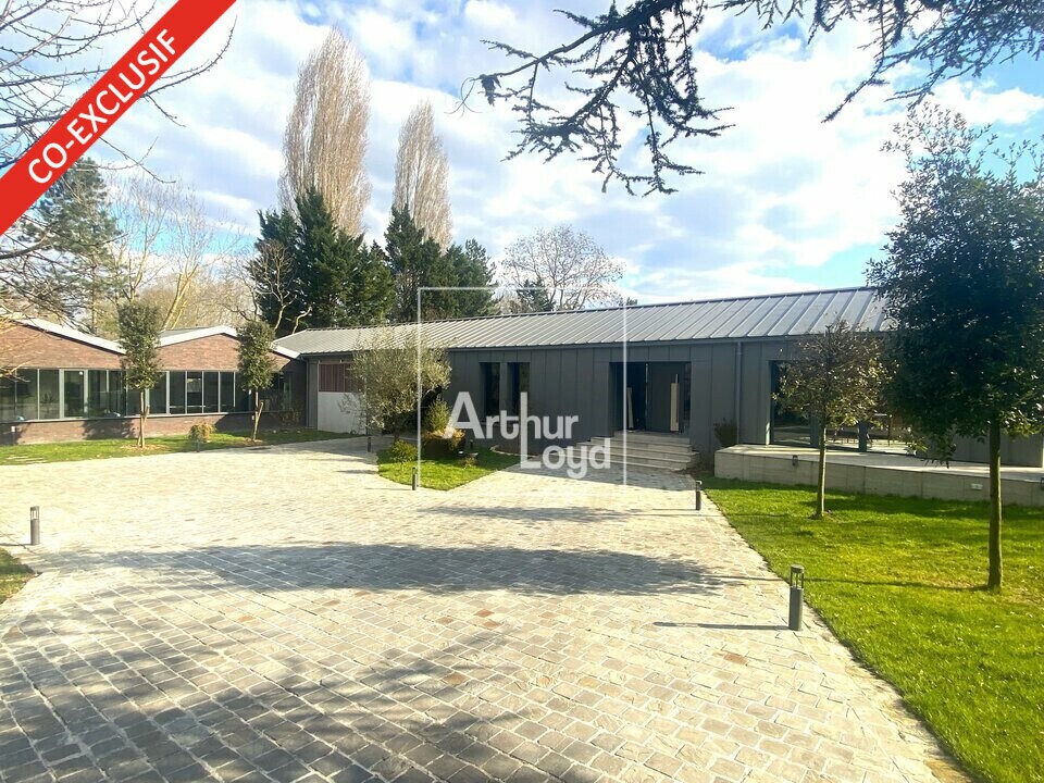Office in La Rochette to rent Building Photo- Image 1 of 12