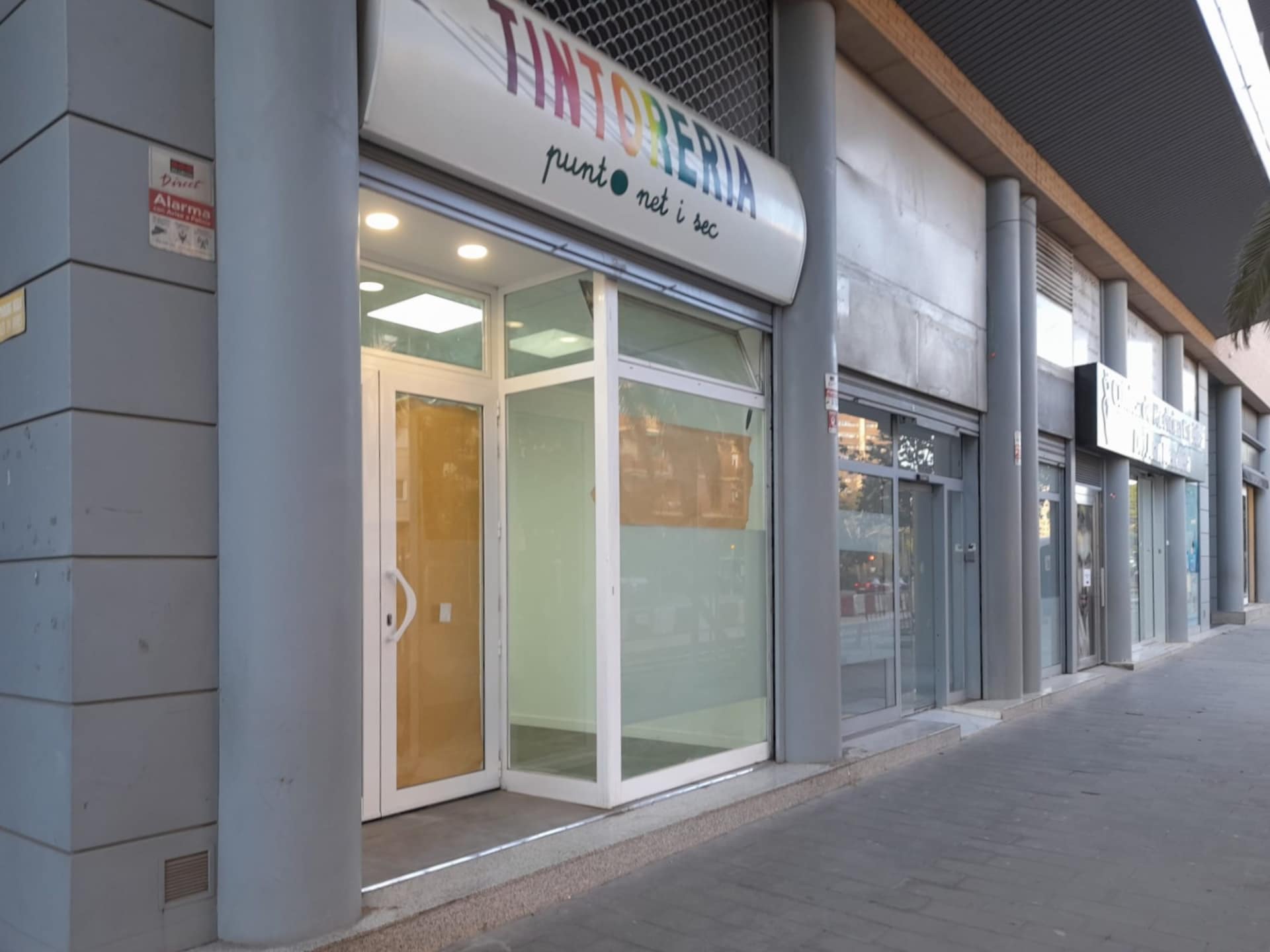 Retail in Esplugues de Llobregat, Barcelona to rent Interior Photo- Image 1 of 7
