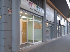 Retail in Esplugues de Llobregat, Barcelona to rent Interior Photo- Image 1 of 7