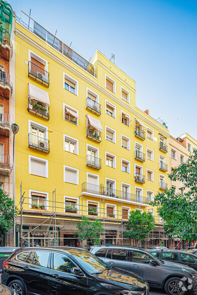 Residential in Madrid, MAD for sale - Primary Photo - Image 1 of 1