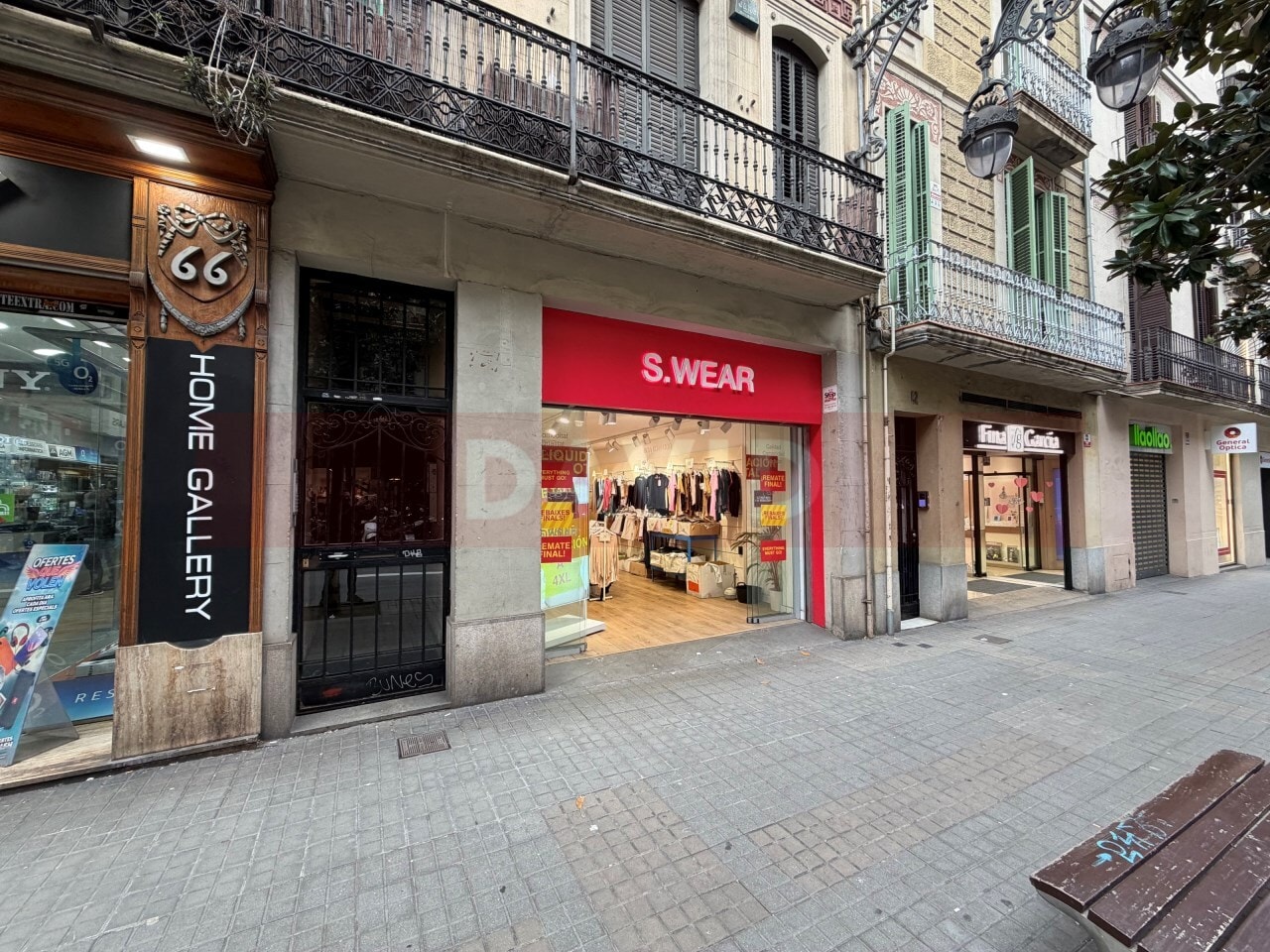 Retail in Barcelona, Barcelona to rent Primary Photo- Image 1 of 3