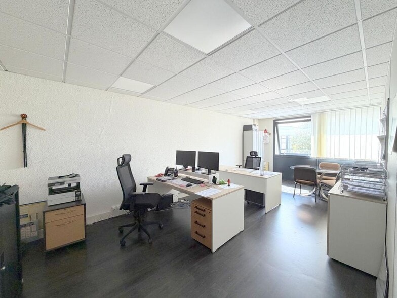 Rue Du Gros Murger, Herblay-sur-Seine to rent - Interior Photo - Image 1 of 6