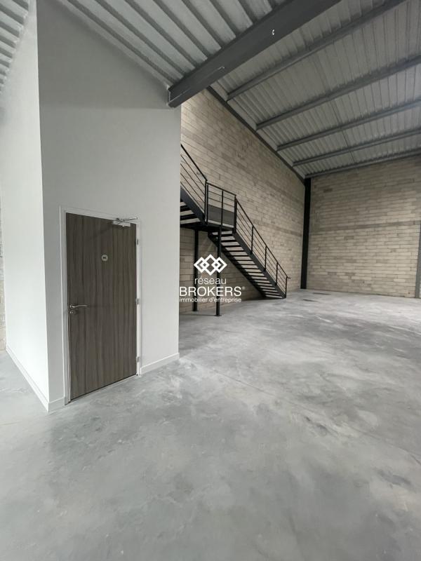 Industrial in Aulnay Sous Bois to rent Building Photo- Image 1 of 4