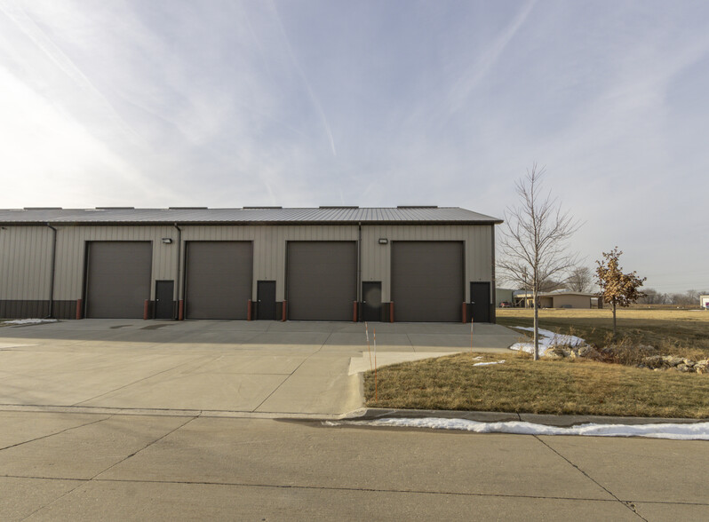 2933 Geraldine Rd, Waterloo, IA for rent - Building Photo - Image 2 of 5